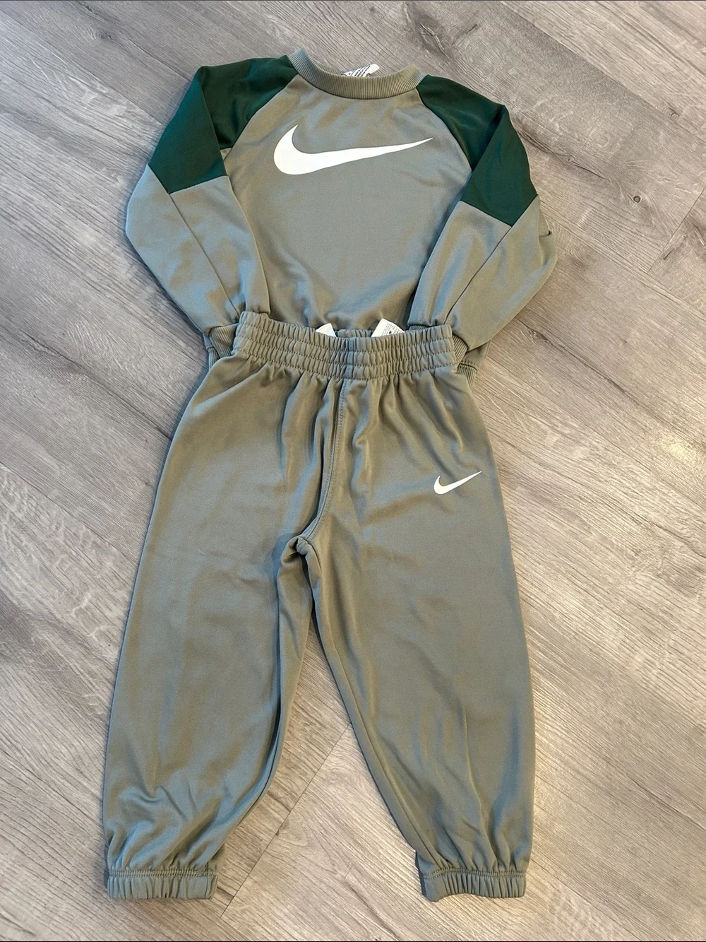 NIKE | Boys Suit